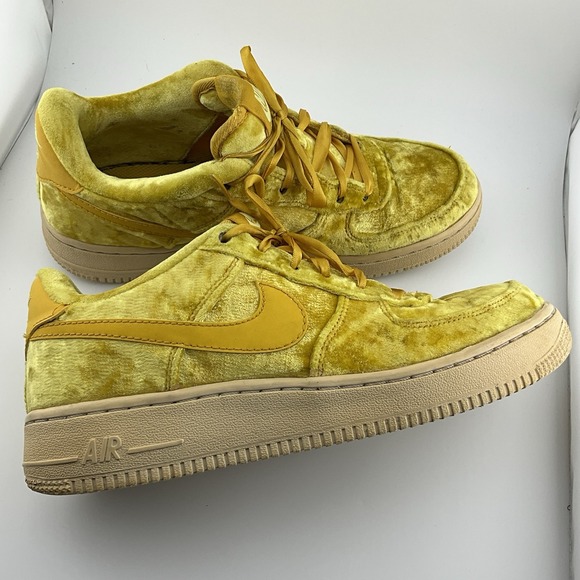 Nike Air Force 1 LV8 GS Mineral Gold Velvet 849345-700‎ Size Youth 5.5Y - Picture 3 of 16